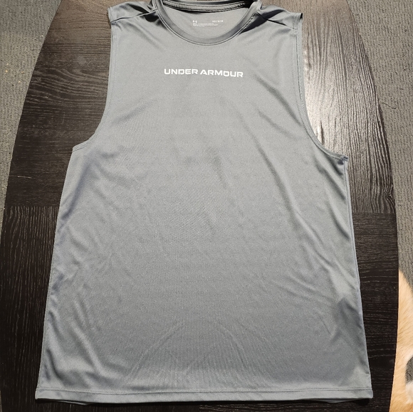 Under Armour Tank - Picture 1 of 5